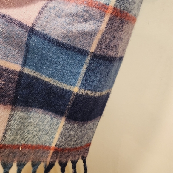 OLD NAVY large Plaid Frindge Multicolor Cozy Scarf NWT - Picture 6 of 10